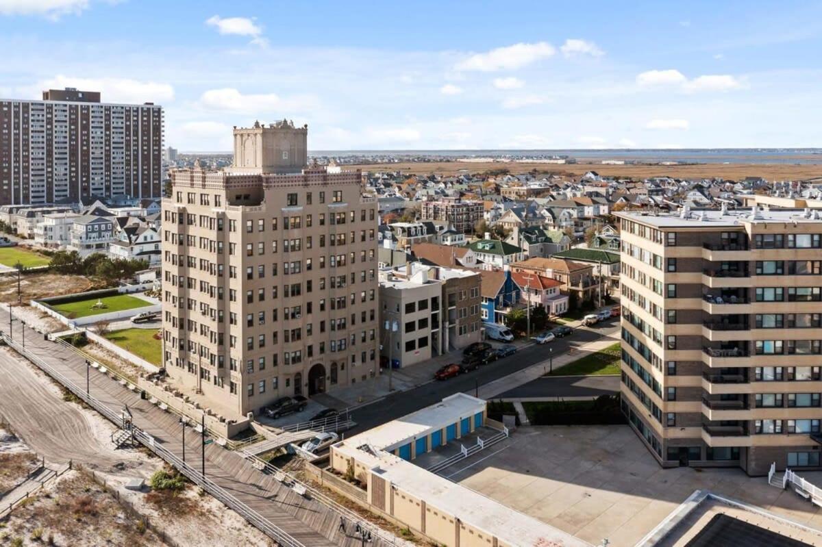 Modern 4Br 2Ba Apt Steps To The Beach Open Living 애틀랜틱시티 외부 사진